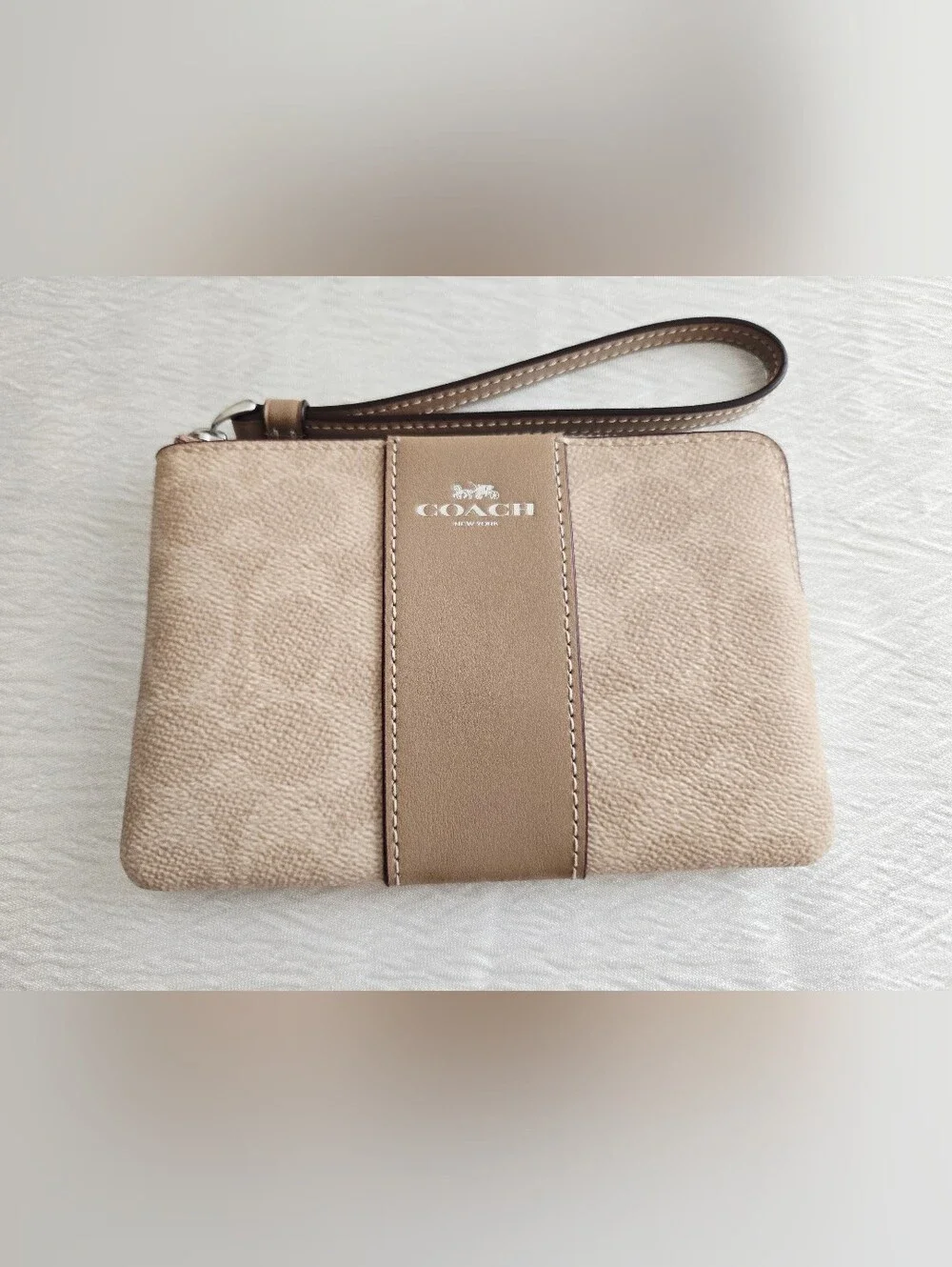 COACH New York Beige & Tan Wristlet Clutch